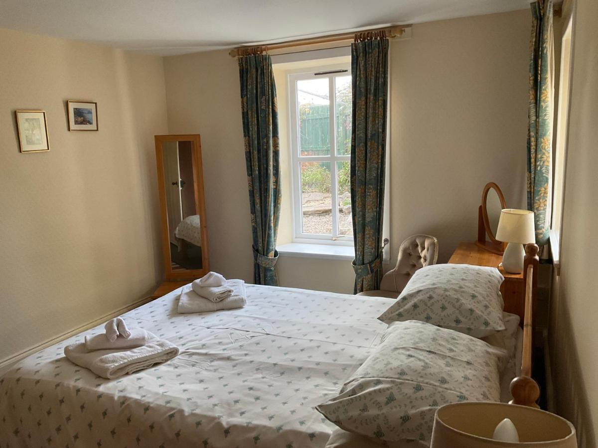 Three-Bedroom Old Cottage Free Parking Ίνβερνες Εξωτερικό φωτογραφία